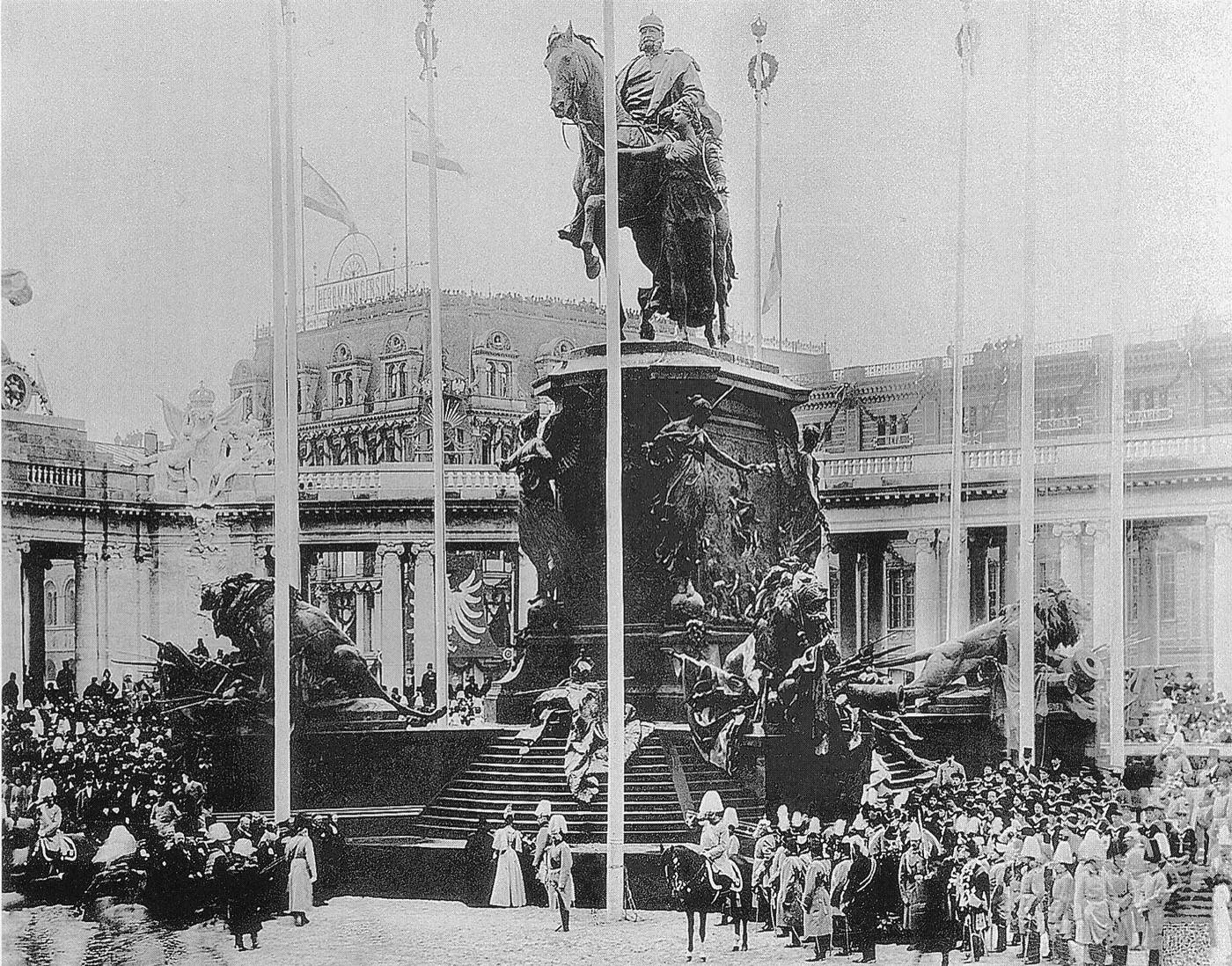 Einweihung des Nationaldenkmals für Kaiser Wilhelm I. an der Schloßfreiheit in Berlin