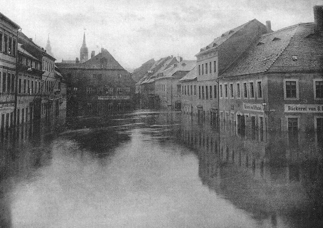 Hochwasser auf dem Niedermarkt in Döbeln (Sachsen), 31. Juli 1897