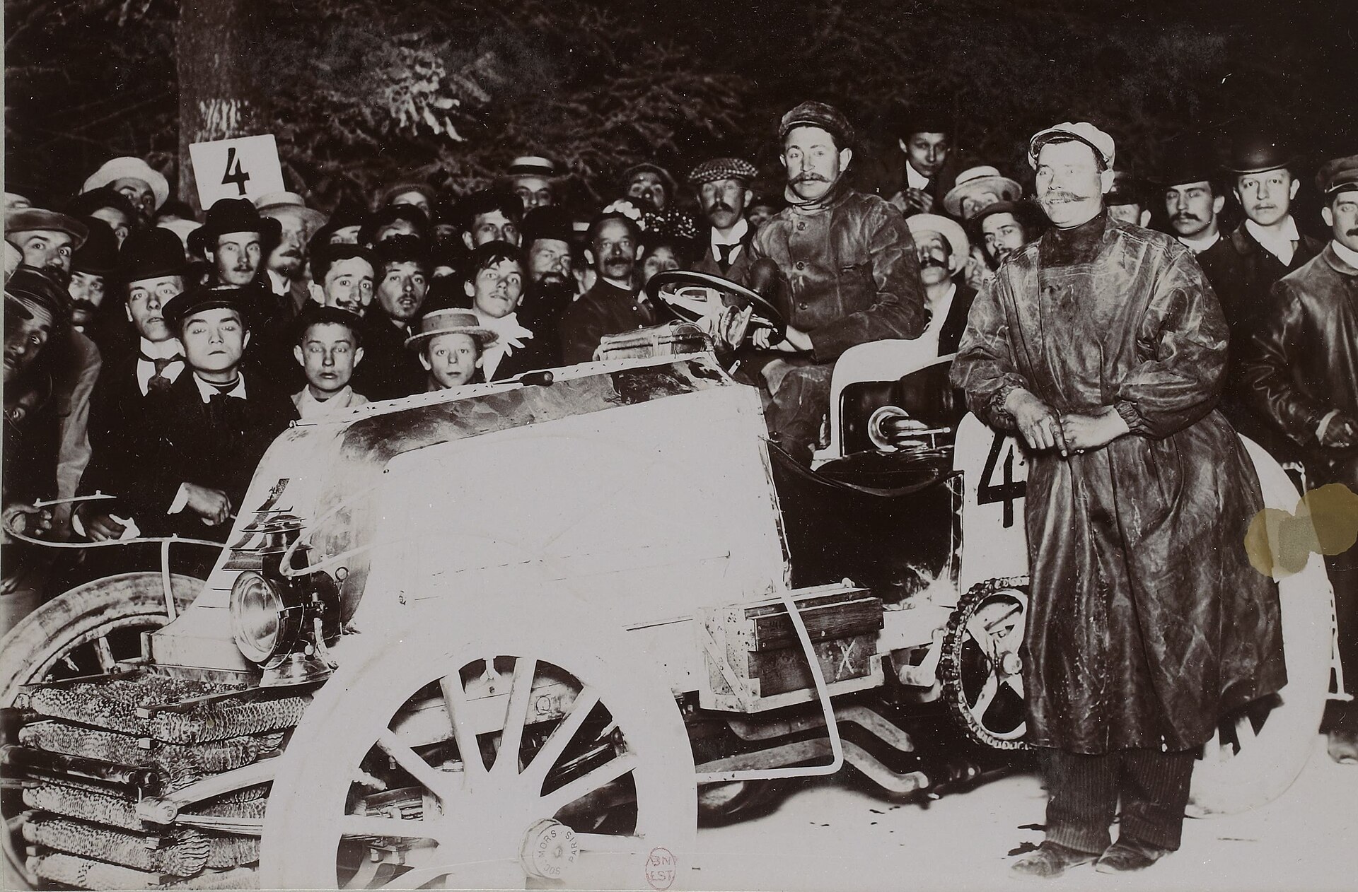 Henri Fournier auf Mors bei der Fernfahrt Paris–Berlin 1901