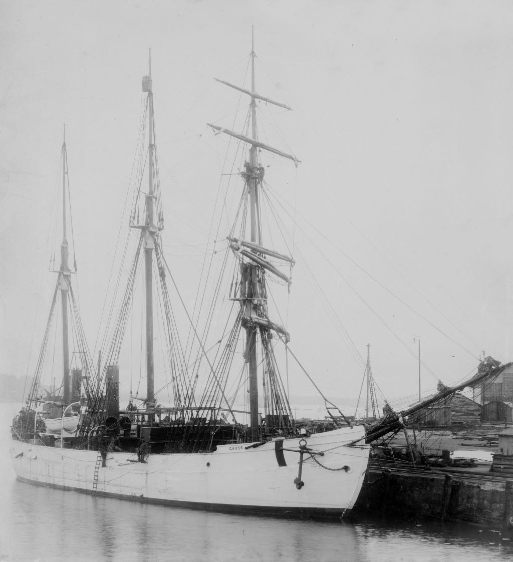Das Forschungsschiff „Gauß“ in Kiel vor der Ausreise