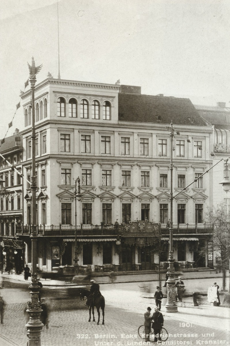 Unter den Linden, Ecke Friedrichstraße, mit dem Café Kranzler