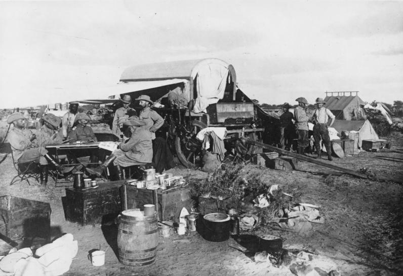Stabswagen der Schutztruppe im Biwak von Onjatu, 1904