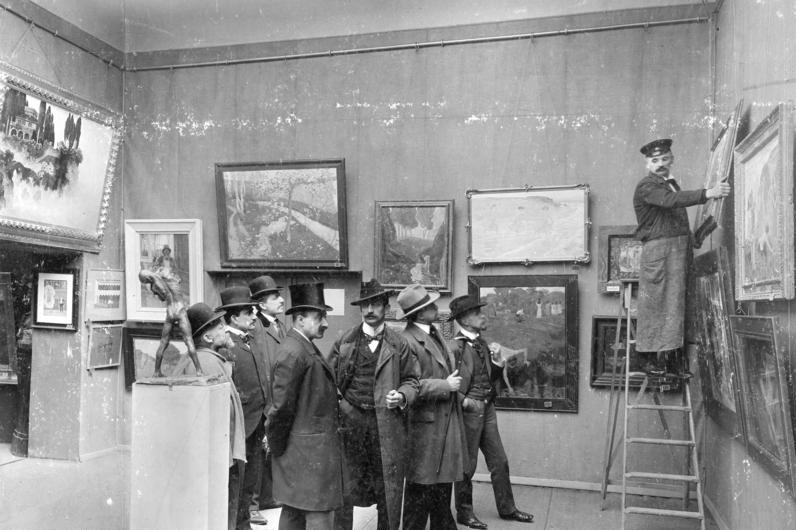 Der Vorstand und die Hängekommission der Berliner Secession bei der Vorbereitung einer Ausstellung, 1904