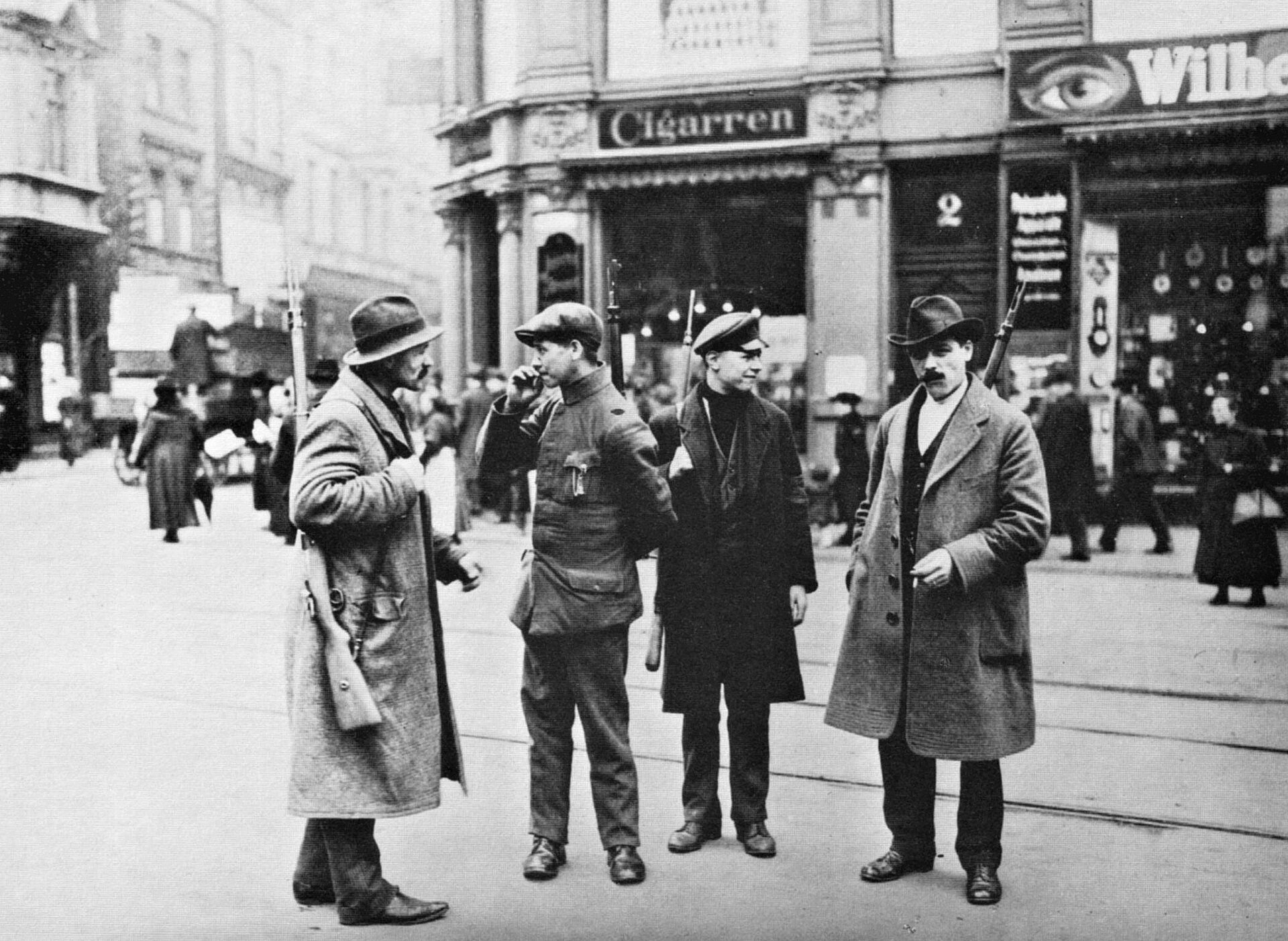 Bewaffnete Angehörige der Roten Ruhrarmee, 1920