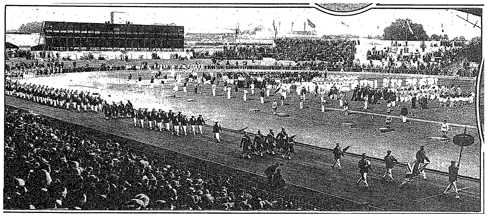 Einmarsch der britischen Mannschaft bei der Eröffnungsfeier im Stade de Colombes, 20. Juli 1924