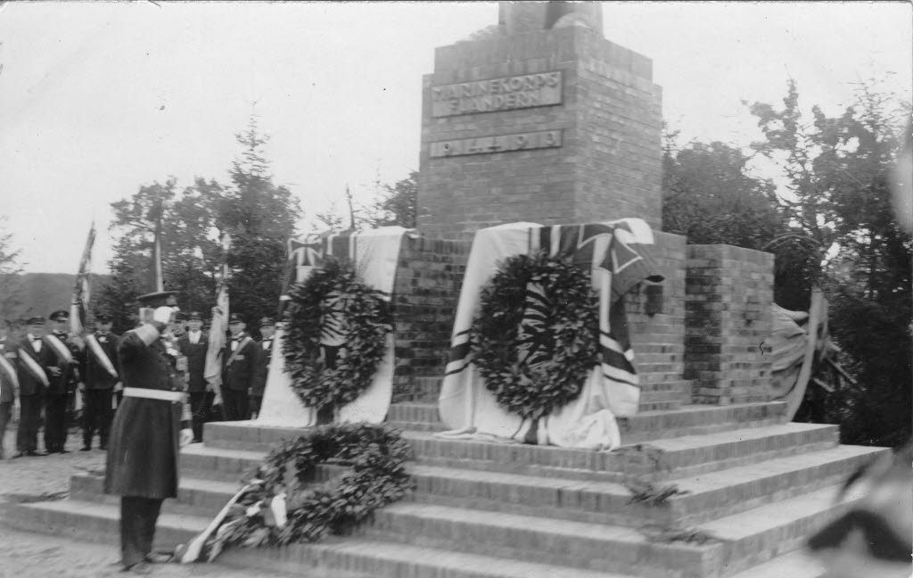 Einweihung des Flanderndenkmals für die Gefallenen des Marinekorps Flandern 1914–1918 in Kiel