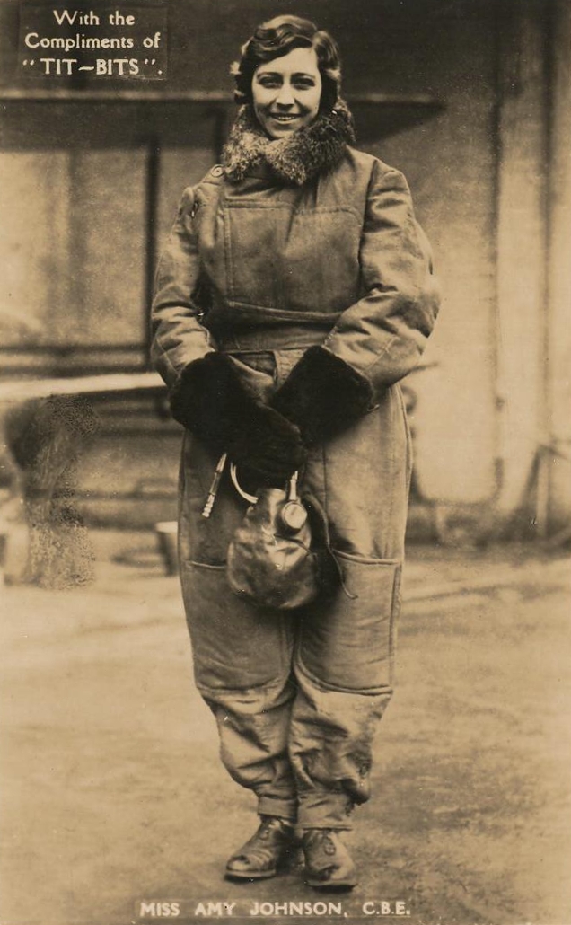 Amy Johnson, die britische Pilotin, die 1930 als erste Frau allein von England nach Australien fliegt