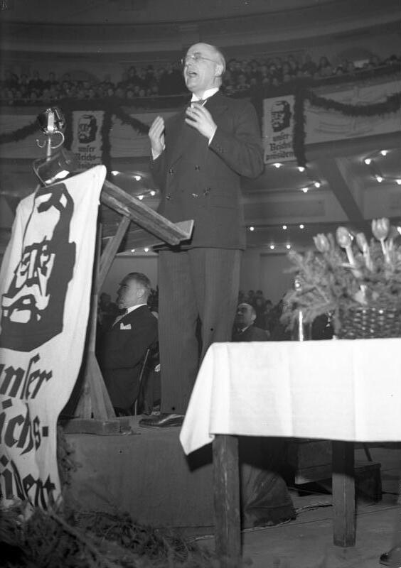 Reichskanzler Heinrich Brüning