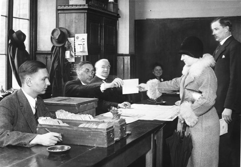 Wahllokal zur Reichstagswahl 1932