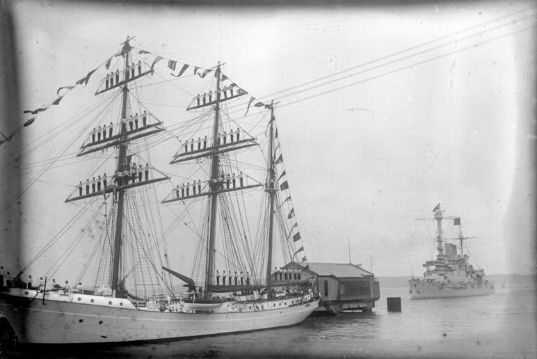 Das Segelschulschiff „Niobe" der Reichsmarine