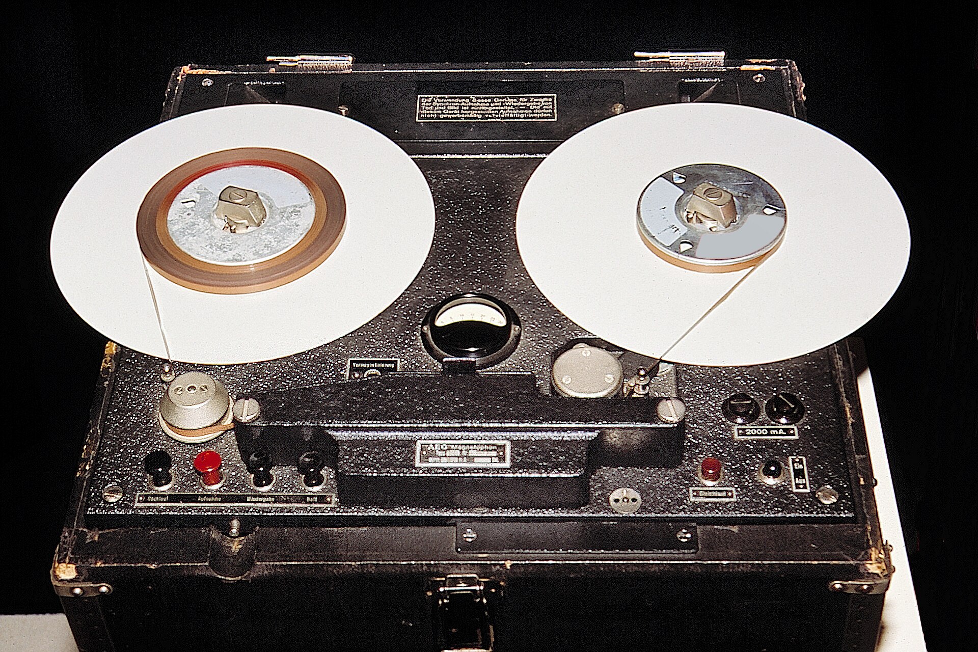 Ein AEG-Magnetophon des Typs K4