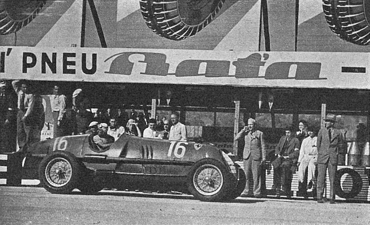 Tazio Nuvolari auf seinem Alfa Romeo P3, hier beim Rennen in Brünn 1935