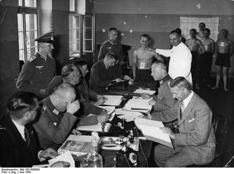 Musterung für die Wehrmacht in Potsdam, Juni 1935