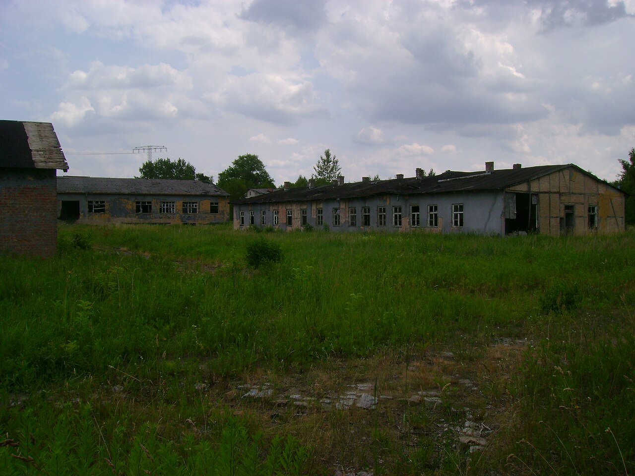 Das ehemalige Kommandanturgebäude des Stalag III A bei Luckenwalde