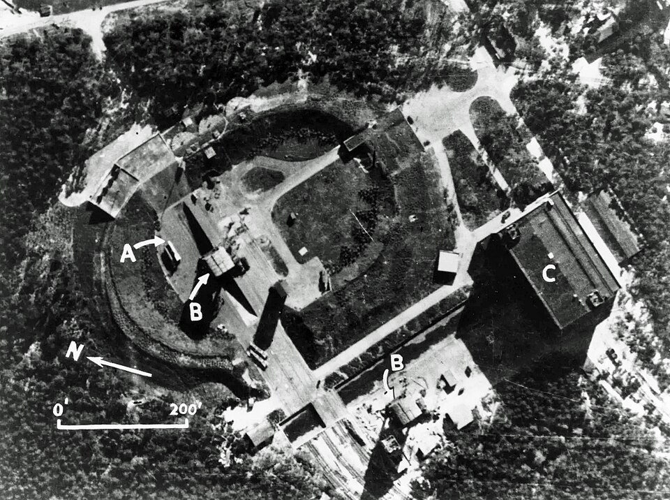 Luftaufnahme der Heeresversuchsanstalt Peenemünde mit V2-Raketen, Juni 1943