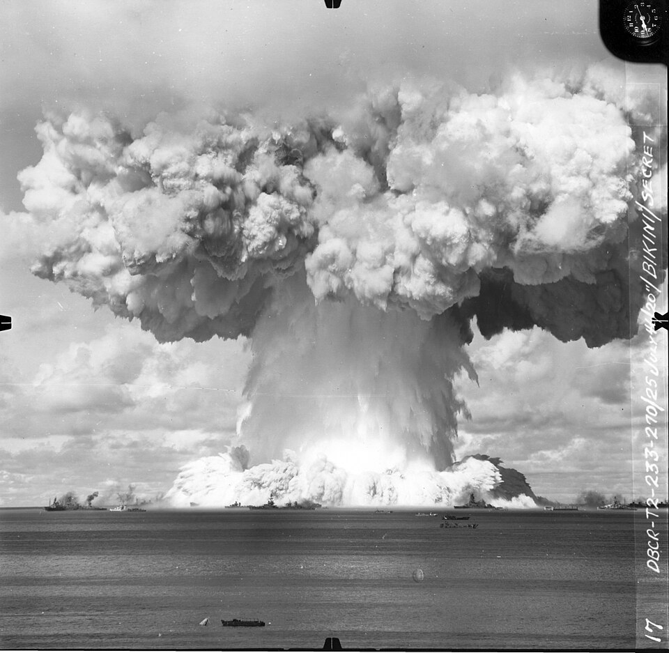 Die Unterwasser-Atombombenexplosion „Baker" über dem Bikini-Atoll, 25. Juli 1946