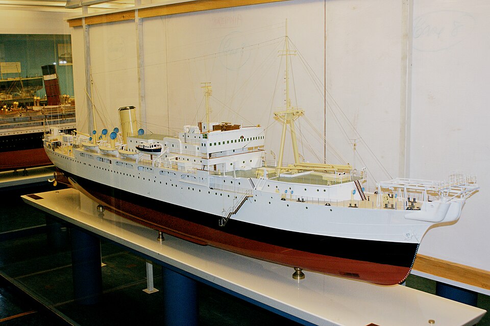 Modell des Kabellegeschiffs HMTS Monarch, das 1955/56 das erste transatlantische Telefonkabel TAT-1 verlegte (Museumsmodell, Symbolfoto)