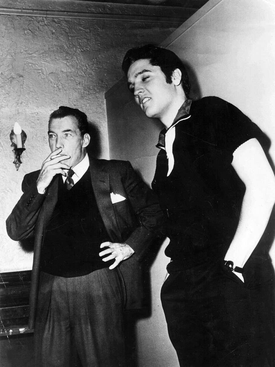 Elvis Presley und Ed Sullivan im Fernsehstudio, Oktober 1956