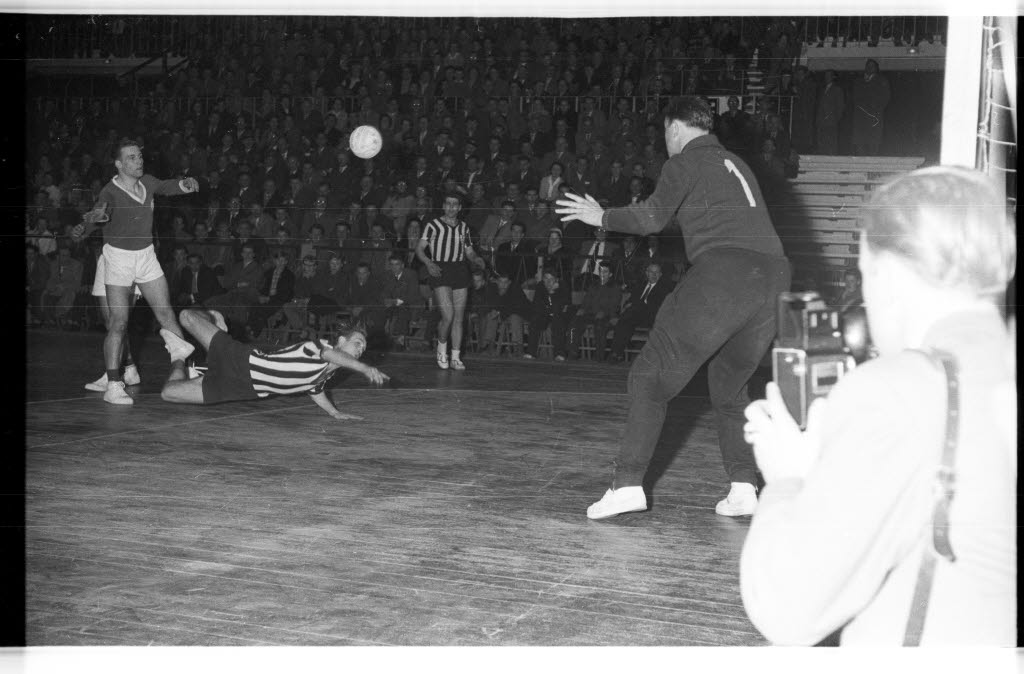 Handballspiel THW Kiel gegen Frisch Auf Göppingen in der Ostseehalle