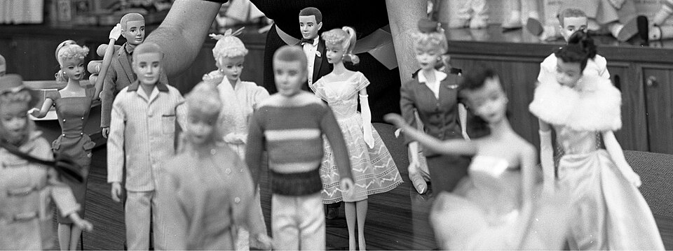 Frühe Barbie- und Ken-Puppen von Mattel