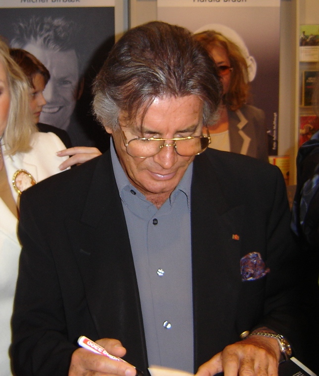 Pierre Brice, der Winnetou-Darsteller, hier auf einer Aufnahme von 2004