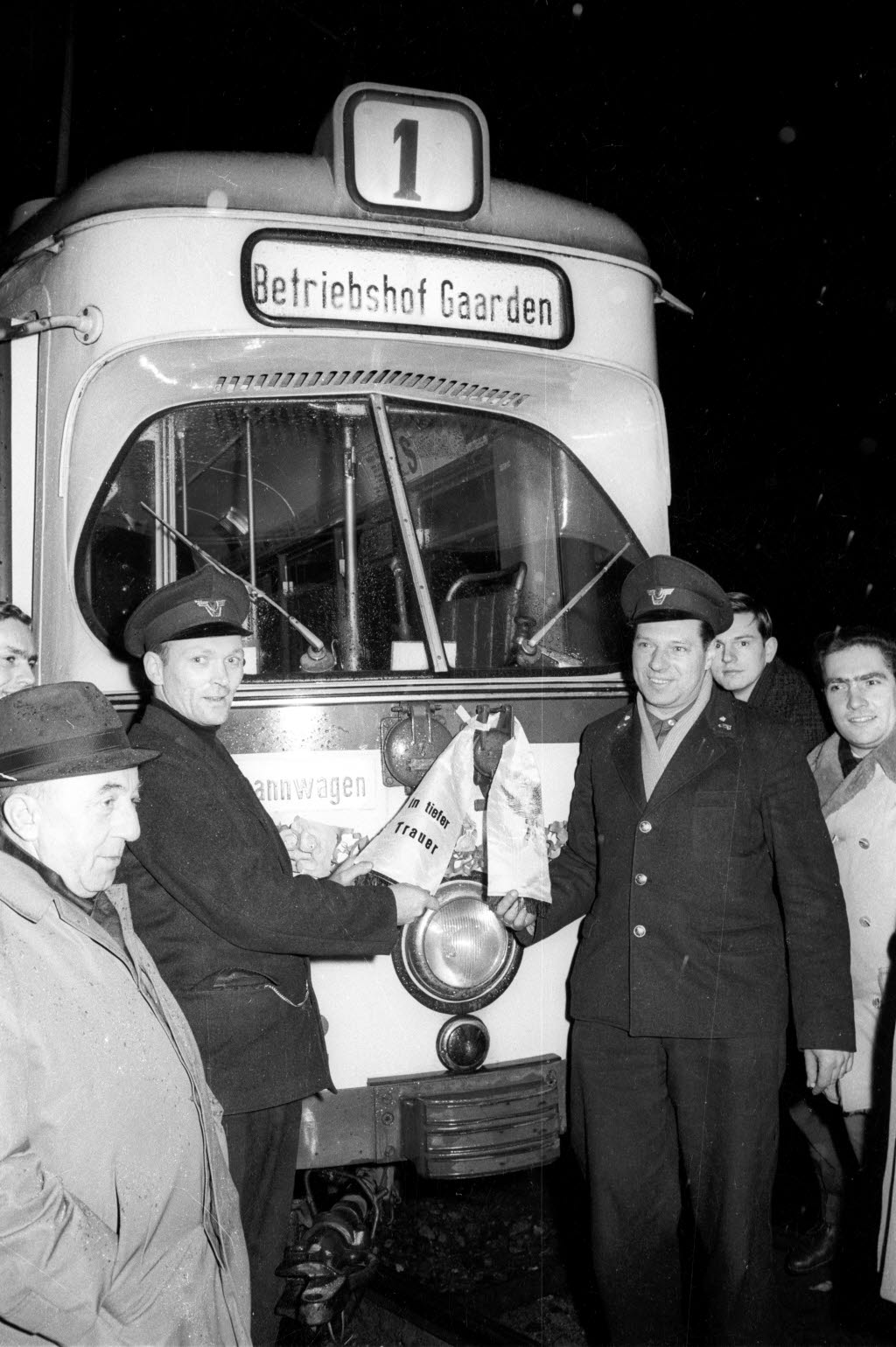 Abschied der Straßenbahnlinie 1 am Betriebshof Gaarden, 31. Januar 1967