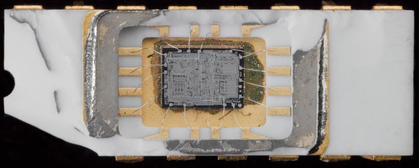 Der geöffnete Intel-4004-Prozessor von 1971