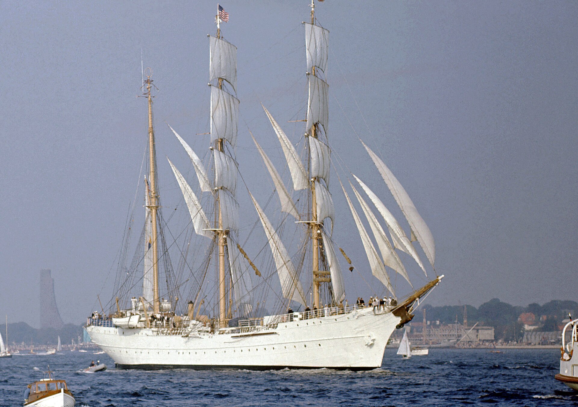 Die amerikanische Bark Eagle auf der Kieler Förde