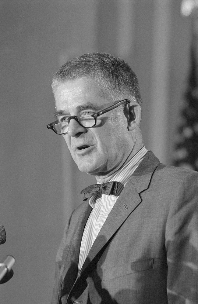 Der Watergate-Sonderermittler Archibald Cox, dessen Entlassung das „Samstagnacht-Massaker" auslöst