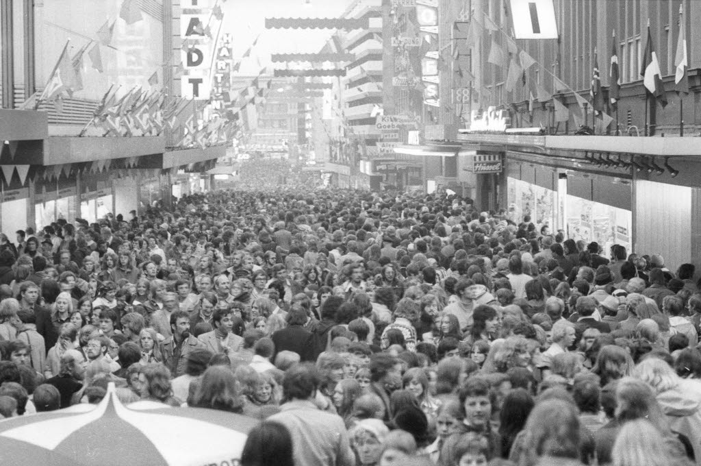 Holstenbummel zur Kieler Woche am 8. Juni 1974 in der oberen Holstenstraße