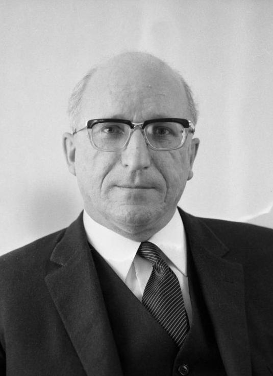 Der SPD-Ministerpräsident Heinz Kühn, der nach der Landtagswahl 1975 im Amt bestätigt wird