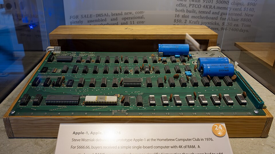 Ein Apple-I-Computer von 1976