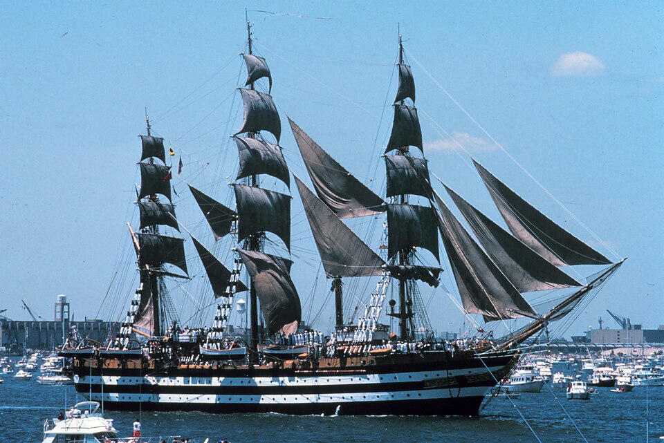 Großsegler Amerigo Vespucci bei der Operation Sail in New York, 1976