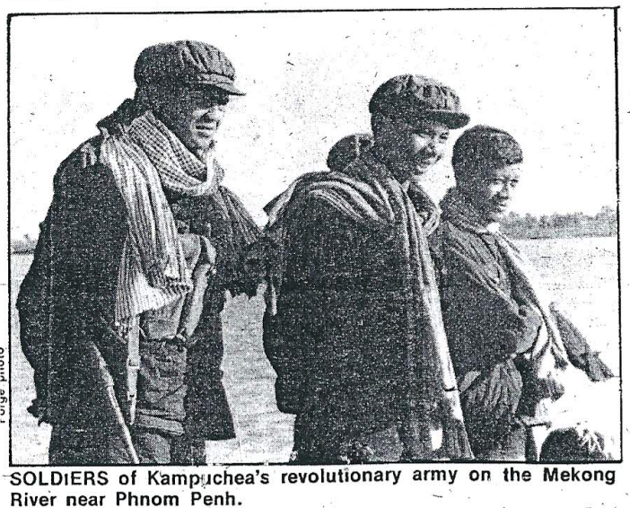 Soldaten der neuen kambodschanischen Revolutionsarmee am Mekong bei Phnom Penh