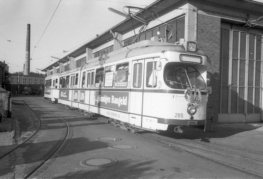 Straßenbahn im Depot Werftstraße in Gaarden