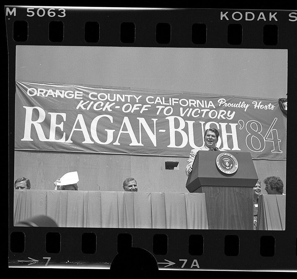 Ronald Reagan bei einer Wahlkampfkundgebung in Orange County, Kalifornien, 1984