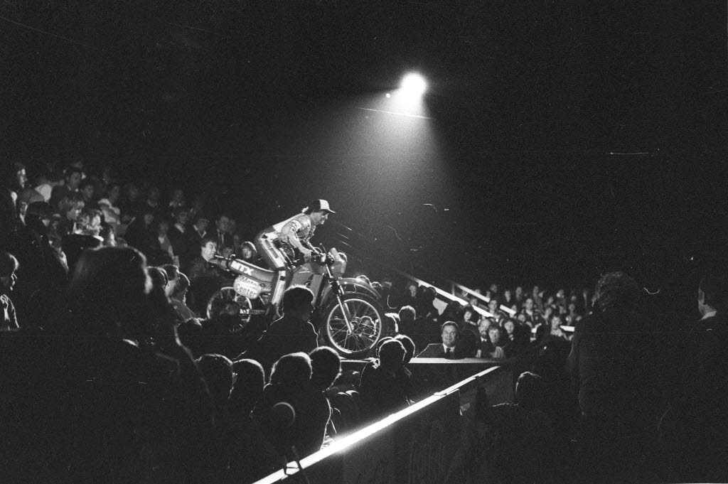 Egon Müller auf der Treppe der Ostseehalle