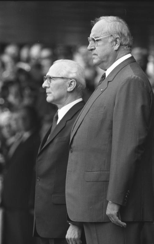 Erich Honecker und Helmut Kohl beim Besuch in Bonn 1987