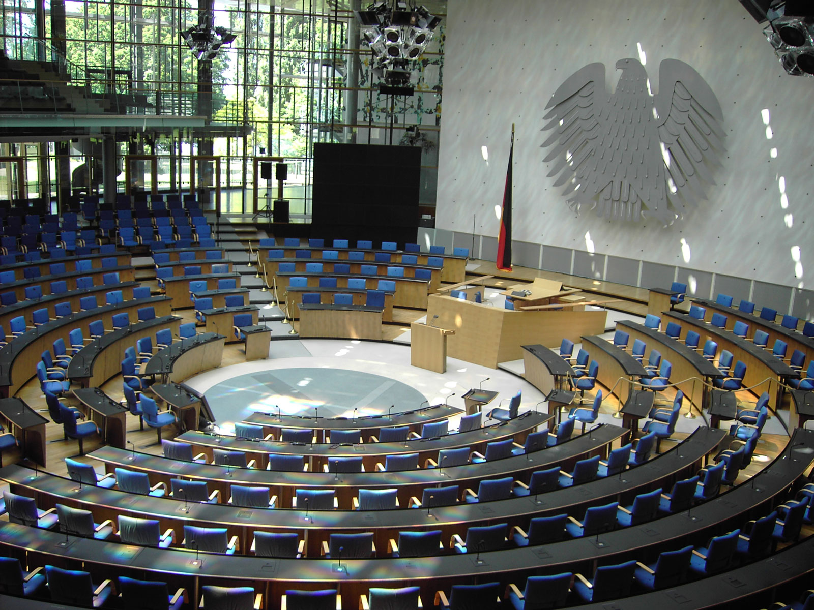 Der Bonner Plenarsaal des Deutschen Bundestages