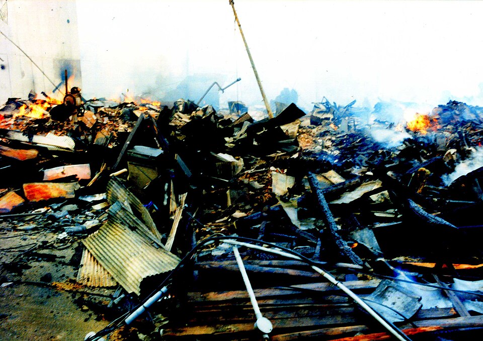 Eingestürzte Gebäude in Kōbe nach dem Erdbeben von 1995