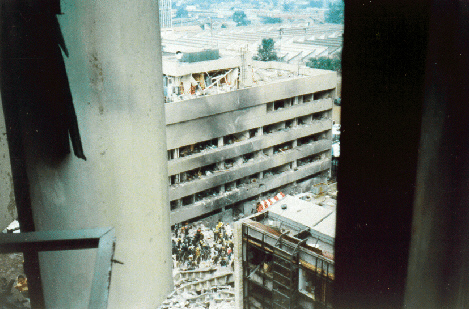 Die zerstörte US-Botschaft in Nairobi nach dem Bombenanschlag vom 7. August 1998
