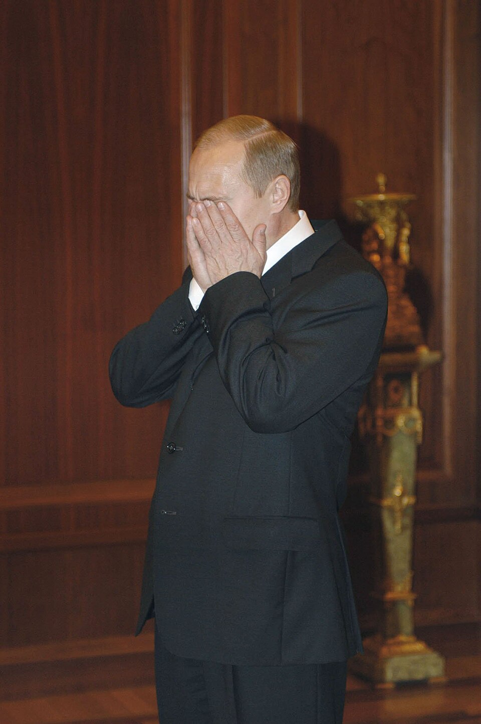 Präsident Wladimir Putin reagiert auf die Nachricht von der Geiselnahme, 26. Oktober 2002