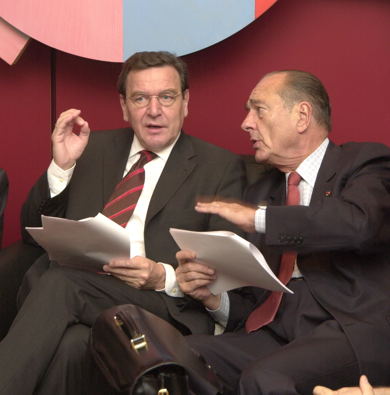 Bundeskanzler Gerhard Schröder (l.), der 2003 die Agenda 2010 verkündet