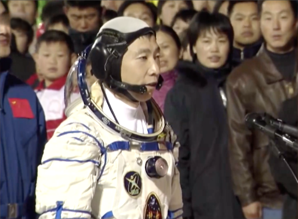 Taikonaut Yang Liwei vor dem Start von Shenzhou 5