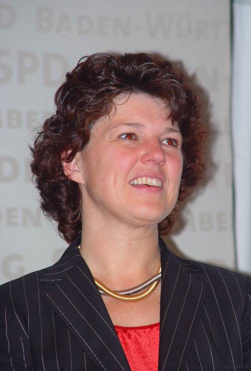 SPD-Spitzenkandidatin Ute Vogt bei einer Wahlkampfveranstaltung in Ulm vor der Landtagswahl in Baden-Württemberg