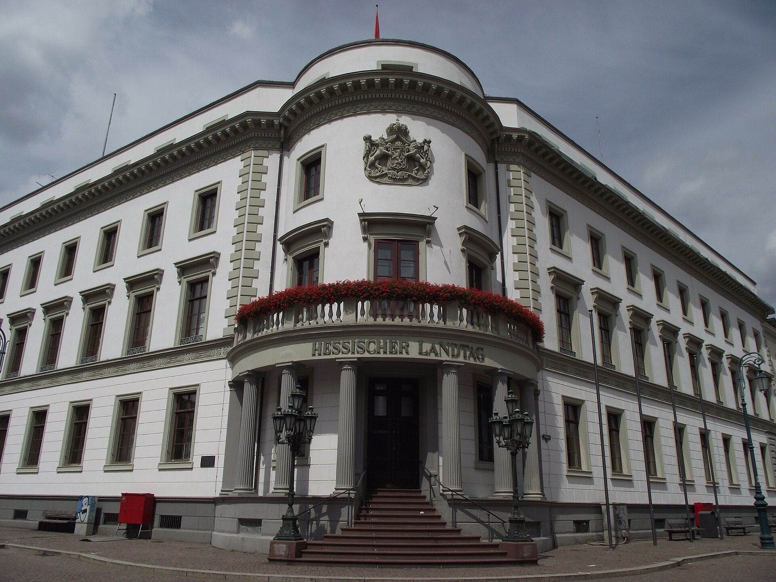 Der Hessische Landtag in Wiesbaden, Schauplatz der monatelangen Regierungskrise nach der Wahl 2008