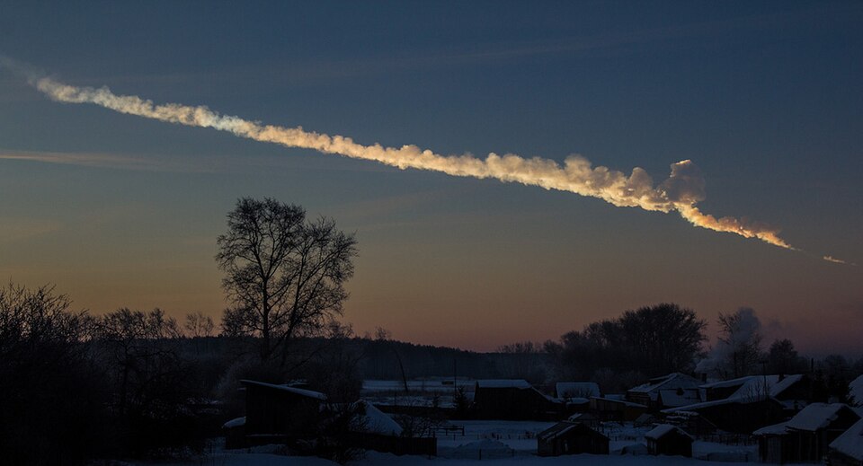 Rauchspur des Meteors über Tscheljabinsk