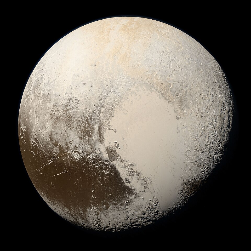 Pluto in echten Farben, aufgenommen von New Horizons am 14. Juli 2015