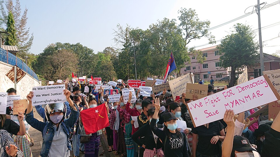 Protest gegen den Militärputsch in Myanmar 2021