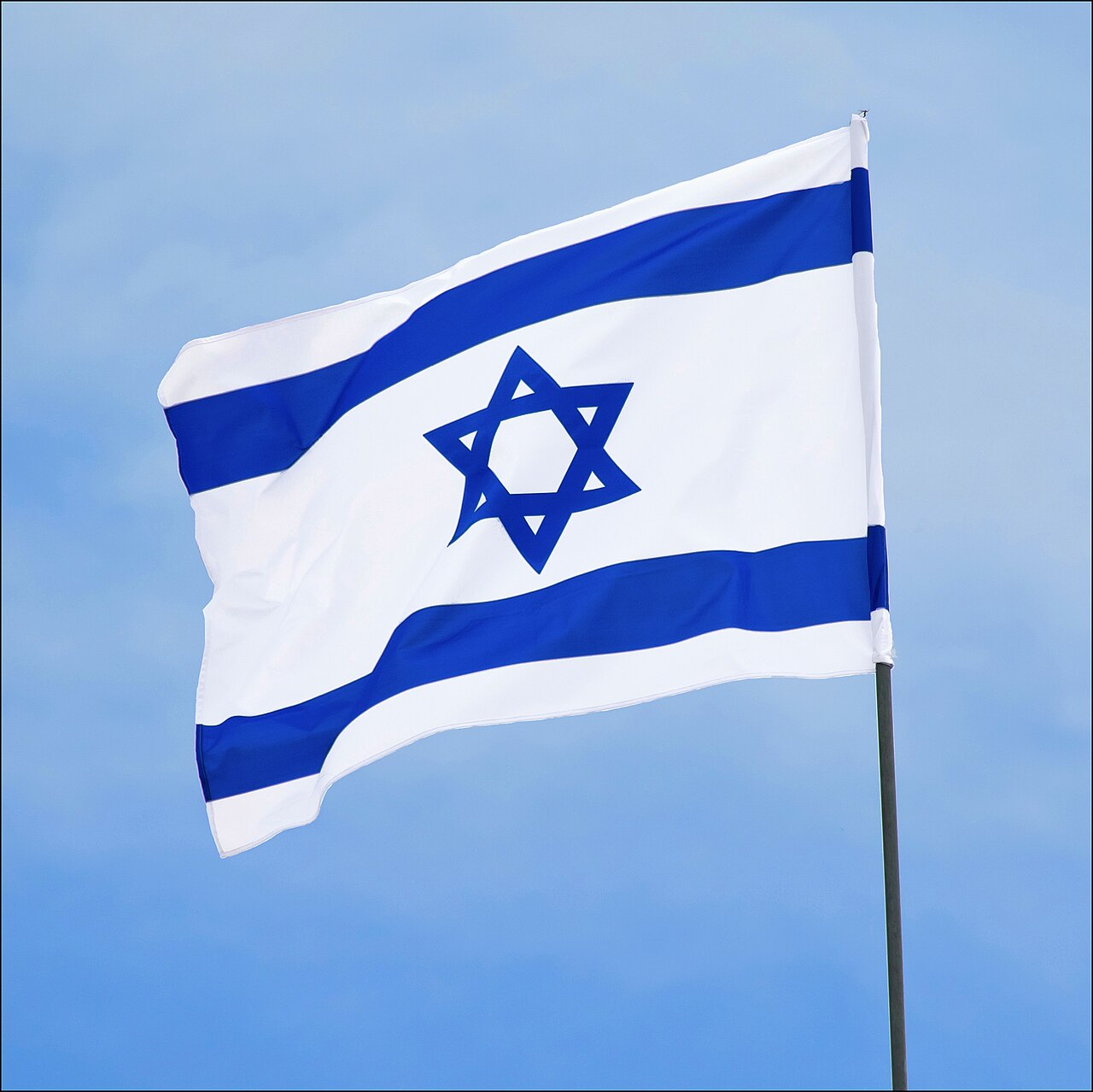 Die Flagge Israels — 2023 löst der Hamas-Angriff den Gaza-Krieg aus